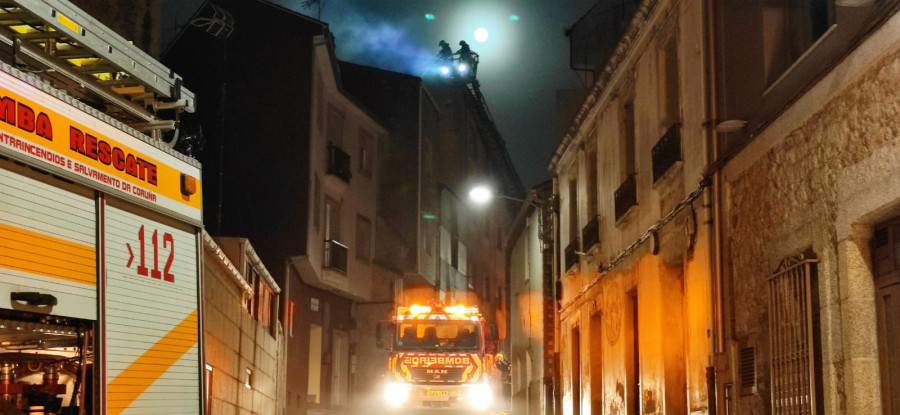 Ribeira tramita la demolición urgente como ruina de la narcocasa incendiada