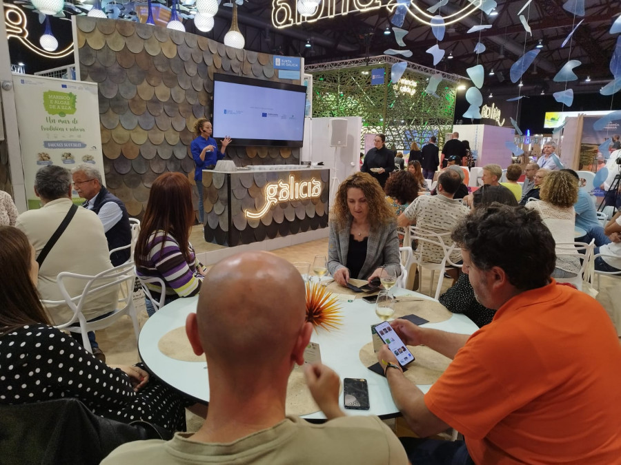 La OPP20 de A Illa triunfa en la feria Salimat con una cata de babosa, carneiro y algas con Emma Pinal