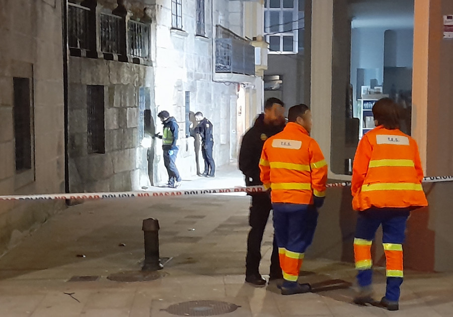 El marroquí herido de bala y con un arma blanca en Ribeira niega que él hubiera tocado el cuchillo