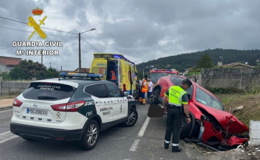 Muere en Poio una vecina de Zaragoza tras salirse de la vía el vehículo en el que viajaba