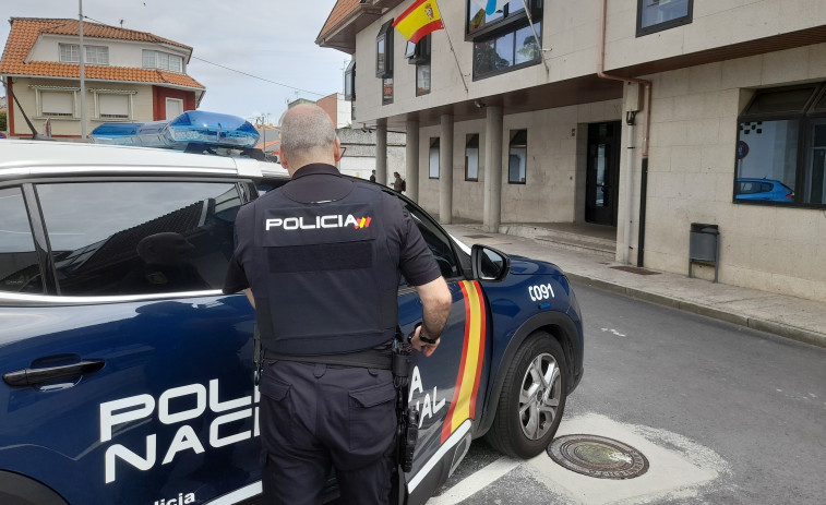 Detenido en Deán Pequeño un hombre que amenazó a familiares y a policías con un hacha