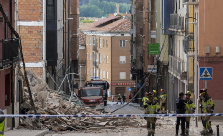 Los Bomberos de Teruel confirman que no hay víctimas bajo los escombros el edificio colapsado