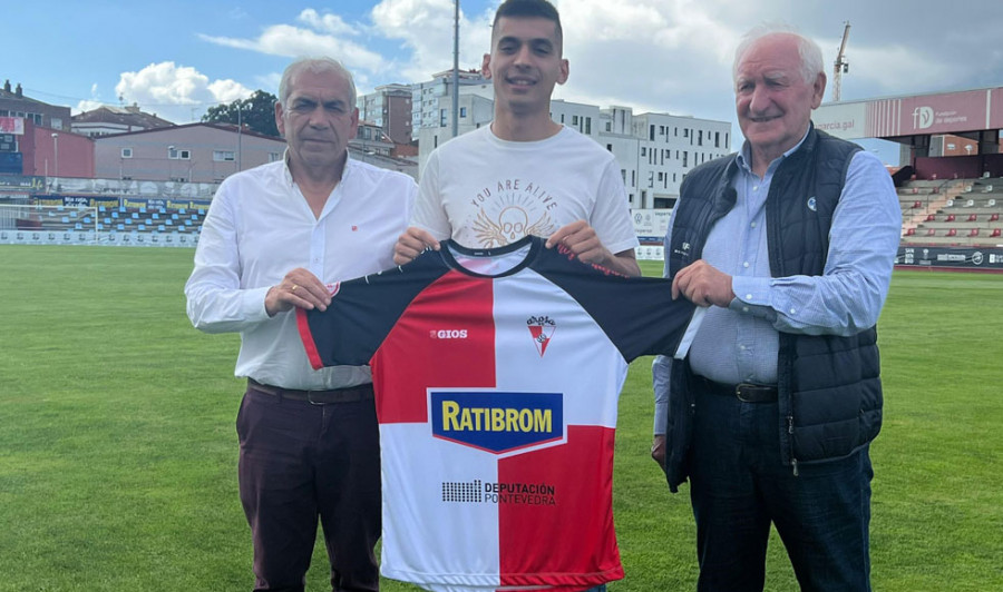 El Arosa presenta a su segundo fichaje: Diego Enjamio