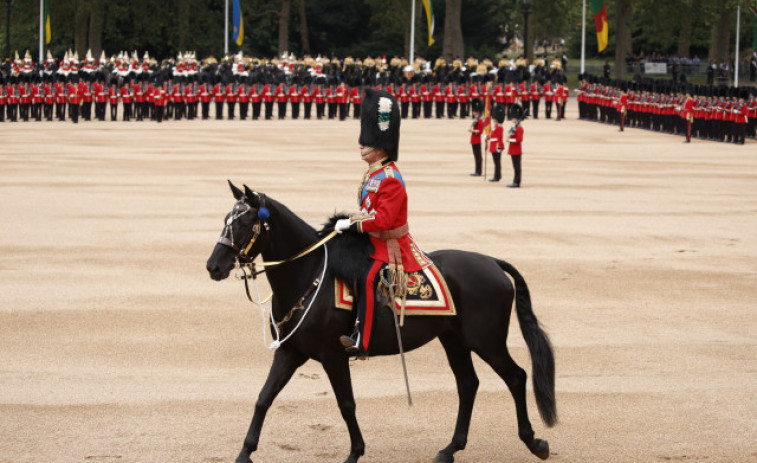 Carlos III preside su primer cumpleaños oficial como rey británico