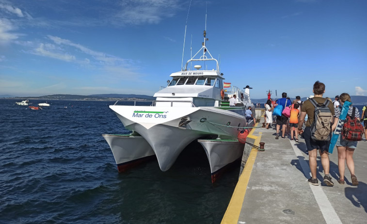 La isla de Ons cubre el cupo de visitantes en el primer día del verano