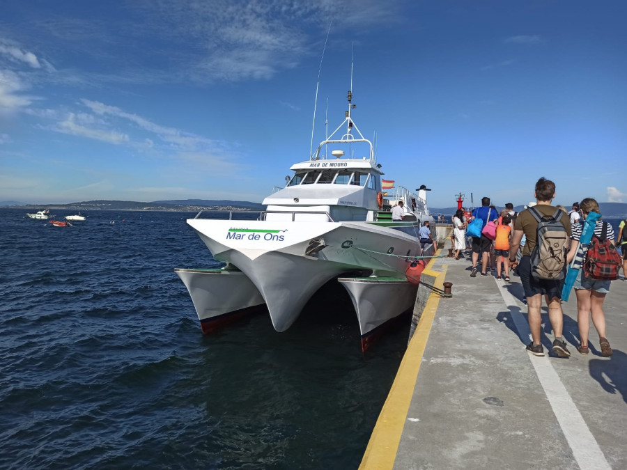 La isla de Ons cubre el cupo de visitantes en el primer día del verano
