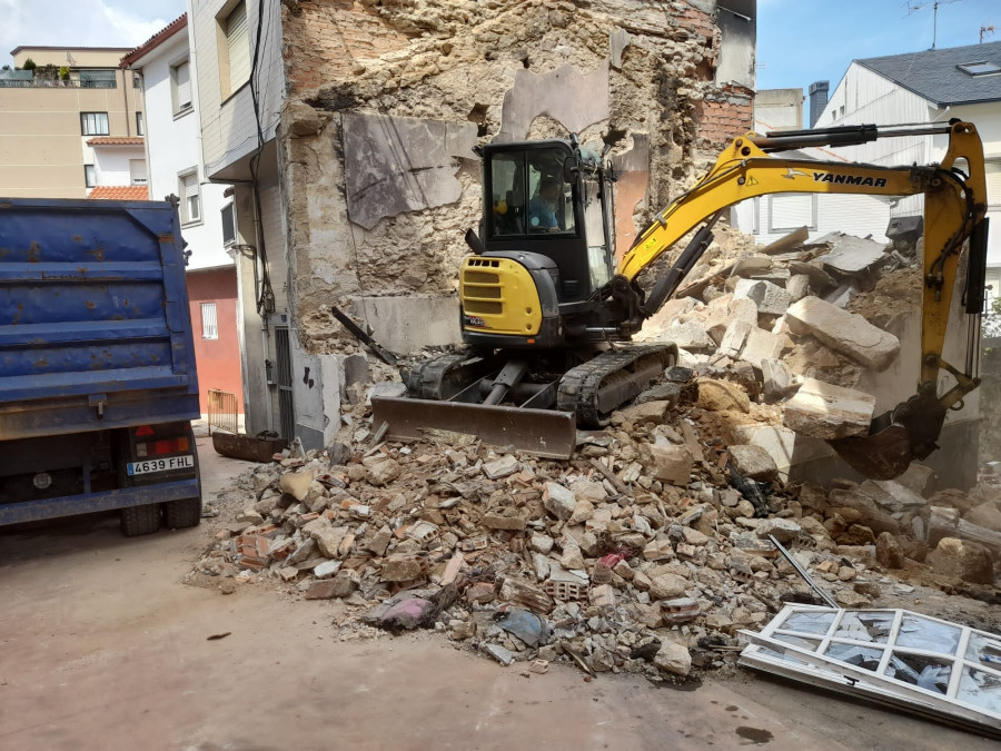 Detenido un individuo acusado del incendio que calcinó la narcocasa de la Avenida Romero Ortiz, en Ribeira