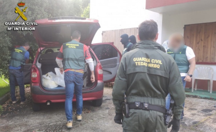 Detenido en Cangas por intentar robar en cuatro cajeros con explosivos caseros