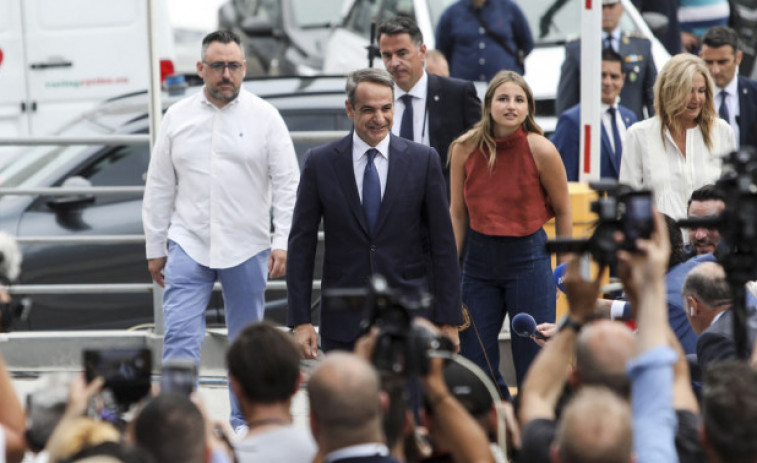 Mitsotakis promete tras su victoria una Grecia 