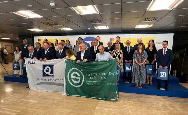 Las banderas “Q de Calidad Turística” ondearán en cuatro nuevas playas de Sanxenxo