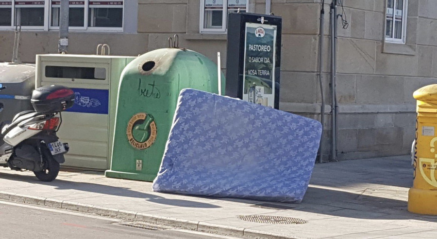 Vilagarcía activa la recogida de voluminosos de lunes a viernes y la de restos de poda los sábados