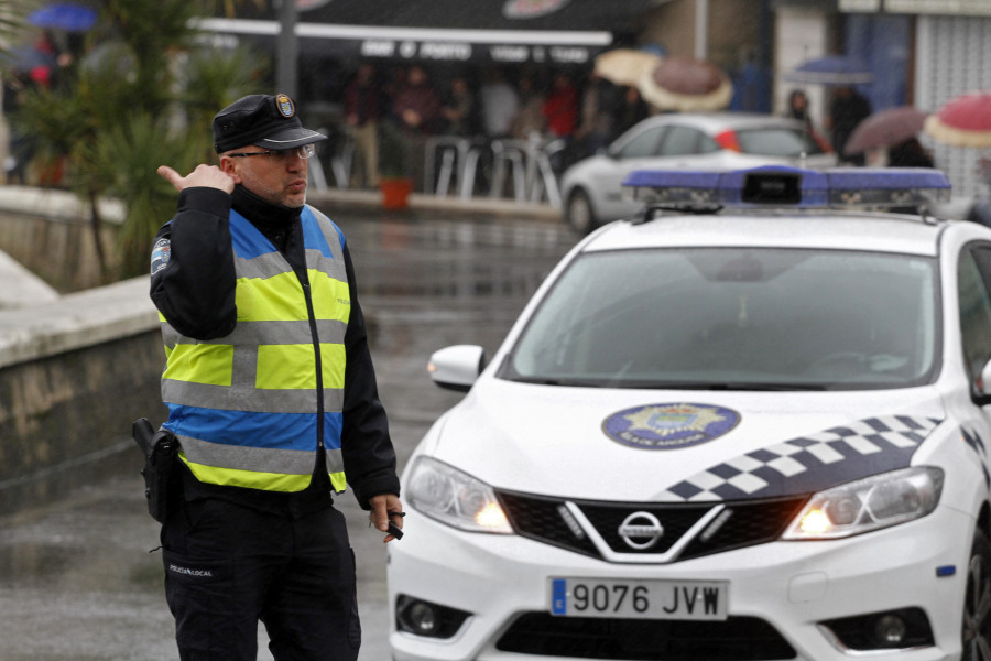 El jefe de la Policía Local de A Illa dimite después de 21 años tras presentar dos recursos contra el Concello