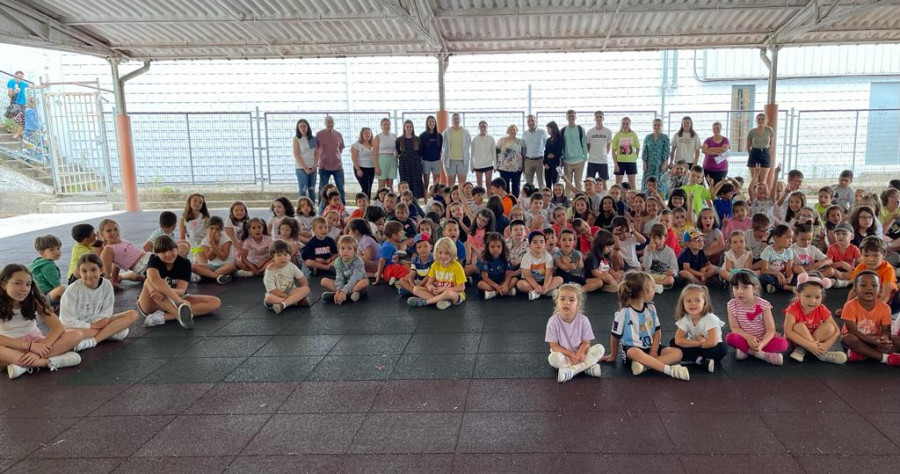 Un total de 200 niños participan este verano en la ludoteca de Caldas