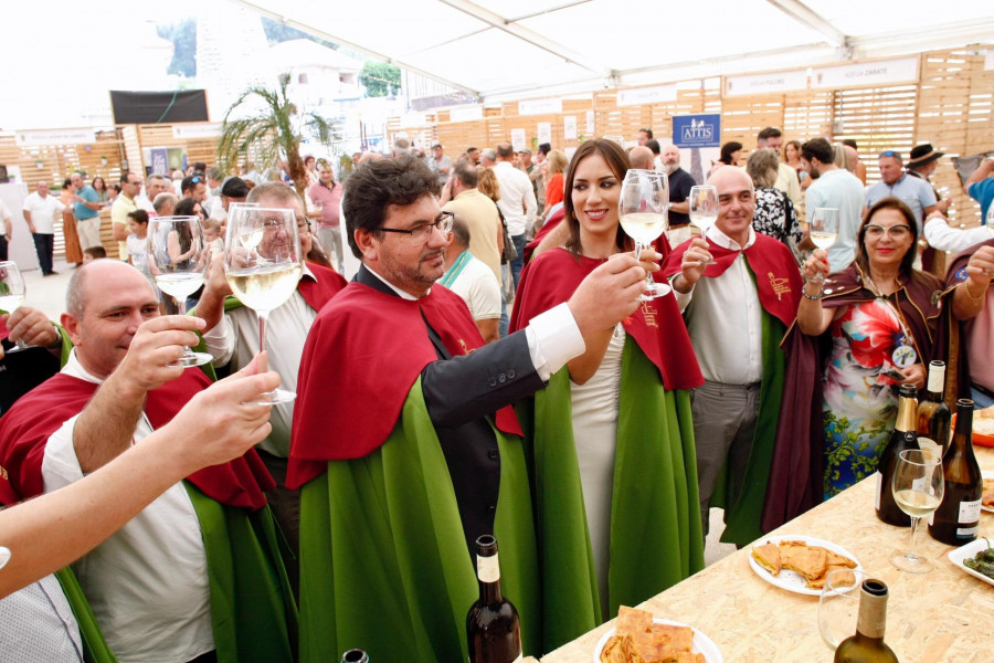 Meaño ultima los detalles de la XXII Festa do Viño que contará con verbena de La Oca Band y Marbella