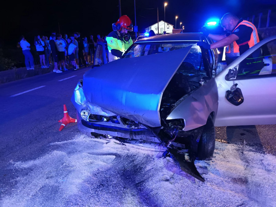 Trasladada a Montecelo una joven que sufrió un aparatoso accidente en Portas