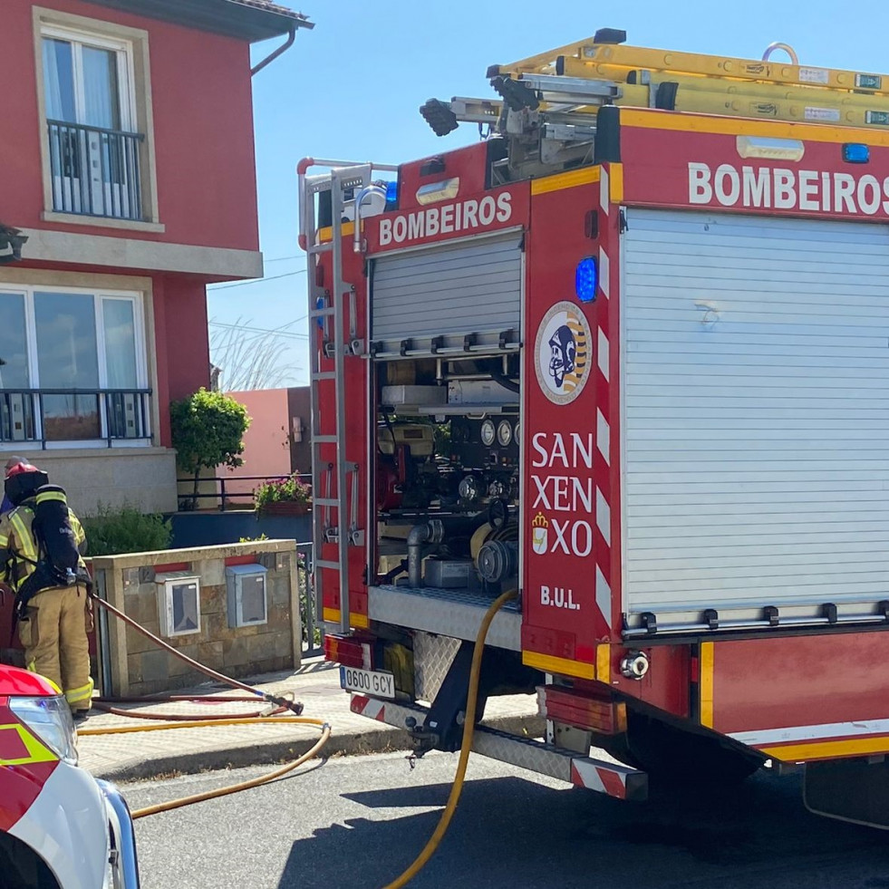 Un incendio en un alpendre en Dorrón provoca solo daños materiales