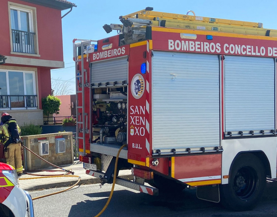 Un incendio en un alpendre en Dorrón provoca solo daños materiales