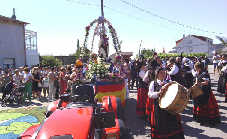 Sardinas gratis en Vilalonga para celebrar el Carmen a ritmo de Prisma y Punto Zero