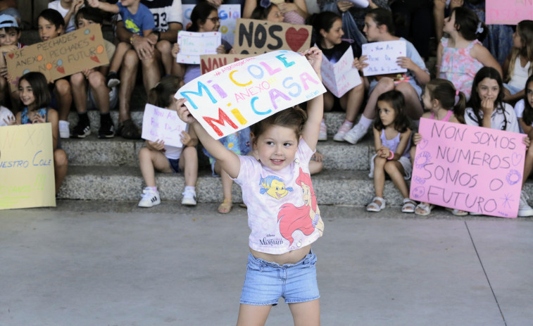 Educación mantendrá abierta el aula de 3 años del Anexo tras las protestas de los padres