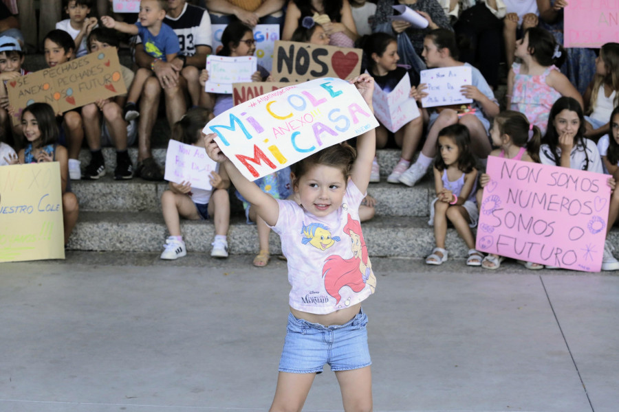 Educación mantendrá abierta el aula de 3 años del Anexo tras las protestas de los padres