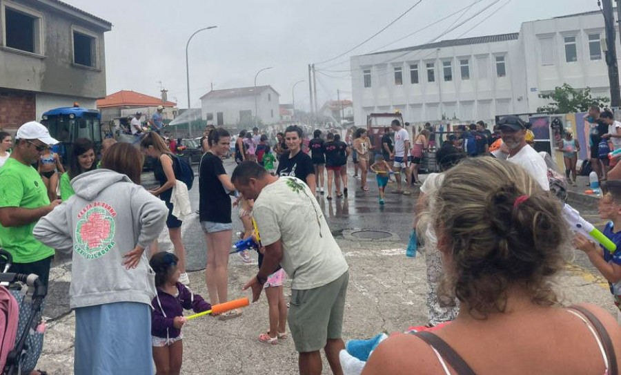 Las fiestas del Carmen de Aguiño estarán mañana "pasadas" por agua
