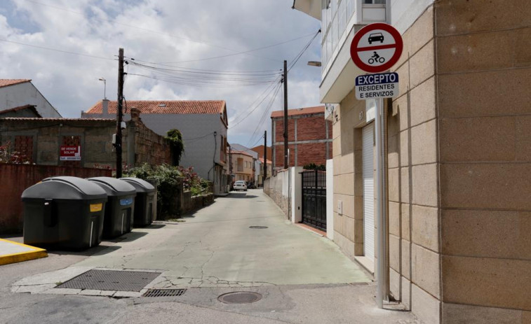 El Concello de A Illa restringe el tráfico rodado en la Rúa da Torre solo para el uso de residentes