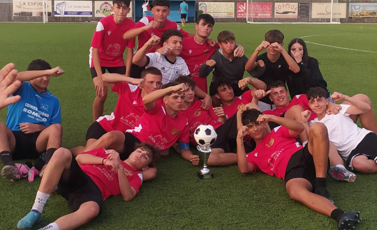 Reportaje | Niños de Boiro organizaron un torneo de fútbol 7 con normas de videojuegos