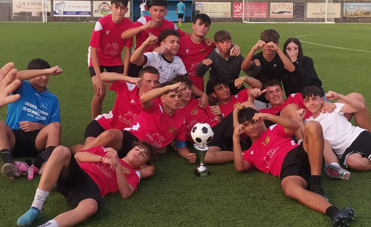 Reportaje | Niños de Boiro organizaron un torneo de fútbol 7 con normas de videojuegos