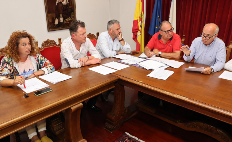 Gobierno y oposición de Vilanova vuelven a discrepar sobre el estado de la deuda municipal