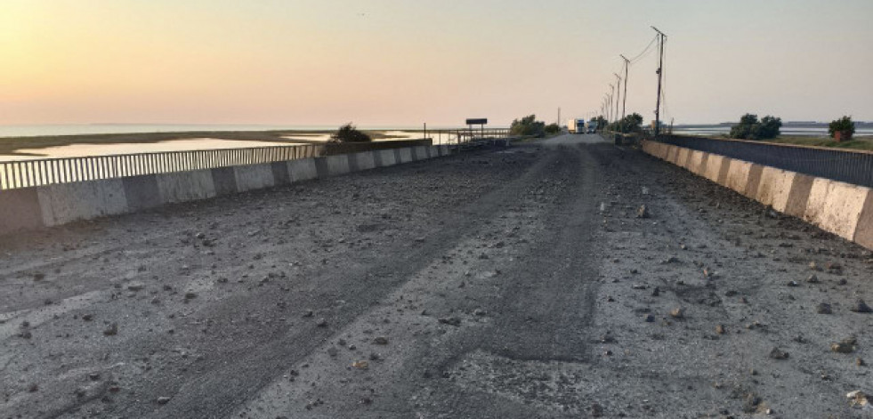 Rusia reanuda la circulación por el puente de Crimea tras el ataque de Ucrania