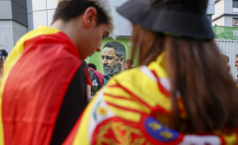 La Junta Electoral urge a Vox a dejar entrar hoy en su sede al periodista de 