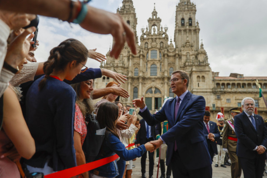 Feijóo, tras la ofrenda al Apóstol: "No se le viene a pedir nada, se viene a dar gracias"