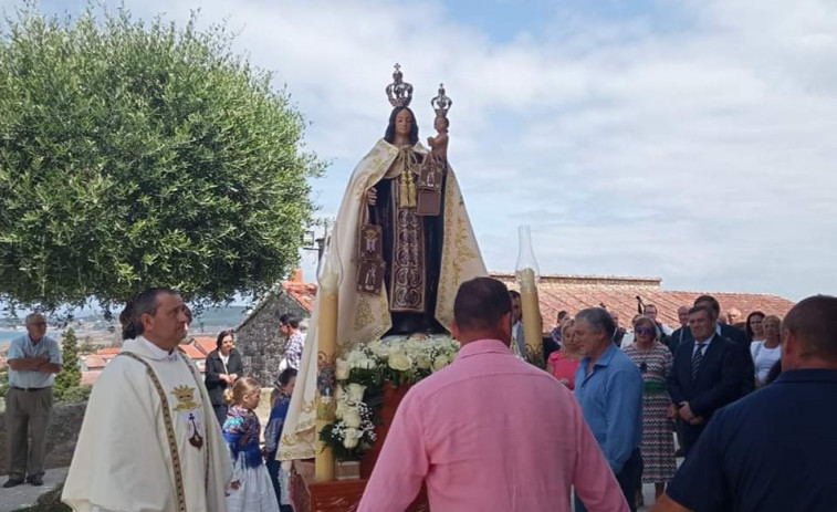 La parroquia de Noalla celebra el Carme y la VI Muiñada Soalleira pone la música en Dorrón