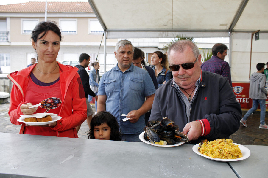 La “XVI Festa da Navalla” en A Illa moviliza 900 kilos de su marisco estrella desde el viernes