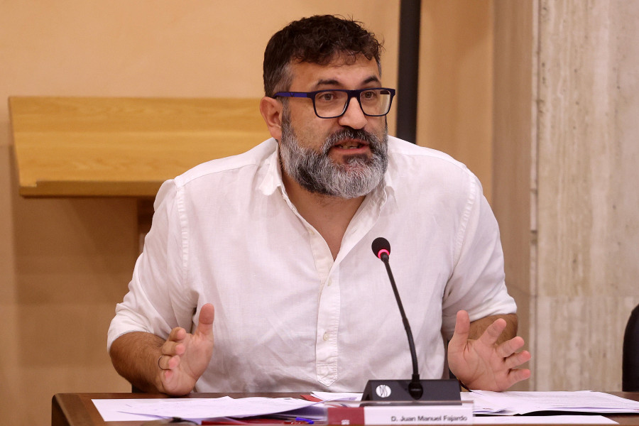Fajardo califica de “vergoñento” el reparto de salarios entre PSOE y PP y exige información sobre las obras