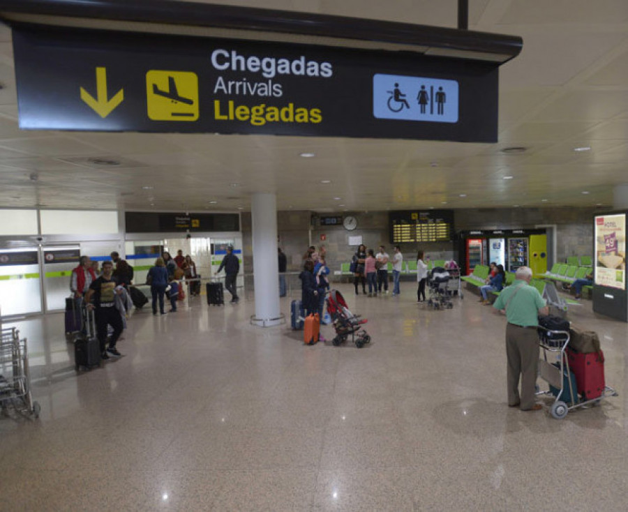 El aeropuerto de Peinador cerrará casi todo el mes de mayo de 2024 para renovar su pista