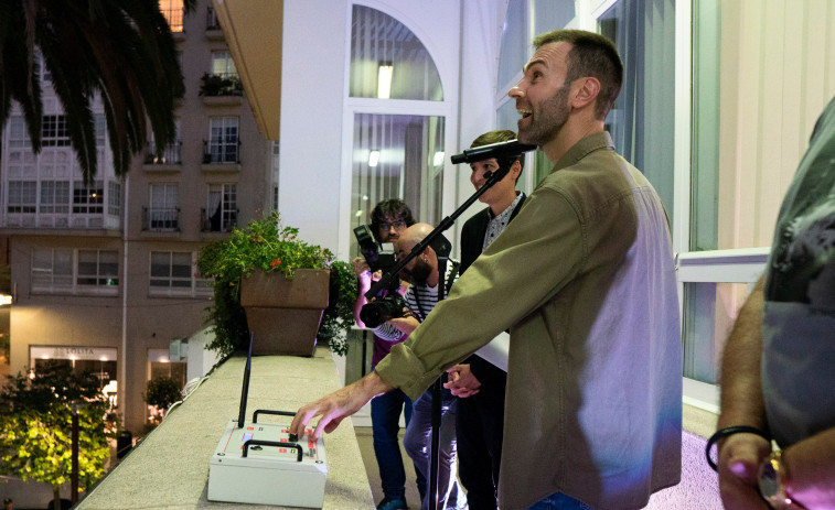 Pistoletazo de salida a las Festas do Verán de Ribeira a ritmo de París de Noia y con homenaje al baile tradicional