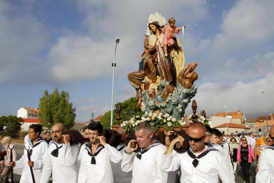 Vilanova se prepara para honrar a la Virxe do Carmen con verbena y la tradicional procesión
