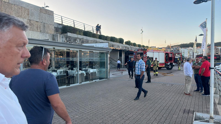 Un incendio en la cocina de un local de hostelería en Sanxenxo hace saltar las alertas pero se salda sin daños