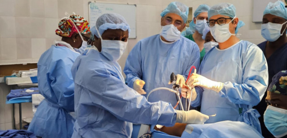 El reconocido cirujano Diego Gonzalez Rivas completó la misión humanitaria más complicada de su carrera en Sierra Leona y Liberia