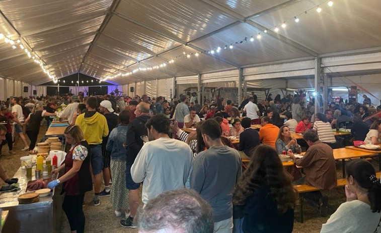 Arra recibe diez mil personas en su Feira Gastronómica y celebra el Certame de Pintura Rápida