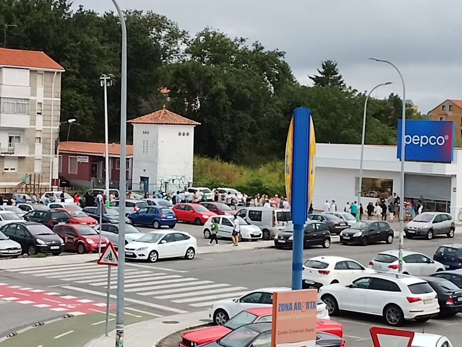 Colas desde primera hora para inaugurar Pepco