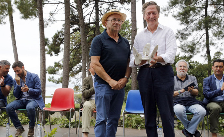 Fernando Caruncho recibe el premio de la Fundación Manolo Paz