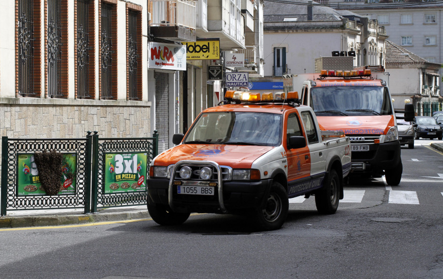 Un local hostelero de Carril registra un incendio con complicaciones para su total extinción