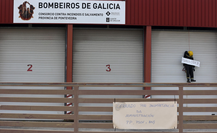 El parque de bomberos de Vilagarcía estará cerrado y Ribadumia se queda sin efectivos durante una hora en plena Festa da Auga