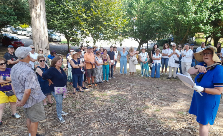 La labor investigadora de Aurora Marco sobre las mujeres fue reconocida en el Día da Nosa Señora das Letras en Ribeira