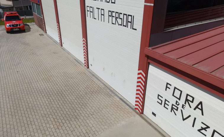 El parque de Bomberos de Ribeira vuelve a cerrar por falta de personal