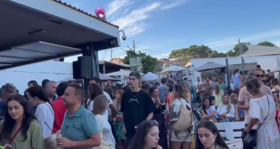 El bulo sobre un supuesto concierto de Leiva abarrota el Náutico de San Vicente y A Barrosa