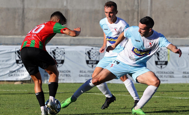 El Arosa cae con diez ante el Vilalbés y el Portonovo avanza en la Supercopa