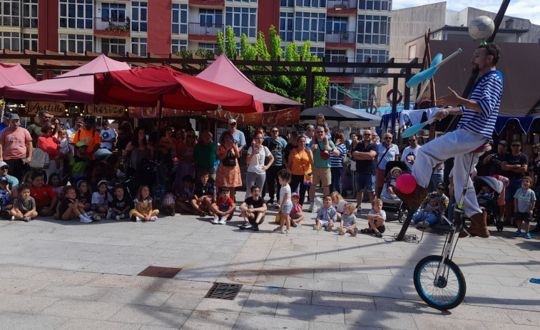 Cuatro artistas locales se exhiben en un “Recuncho” de Artemar en Ribeira